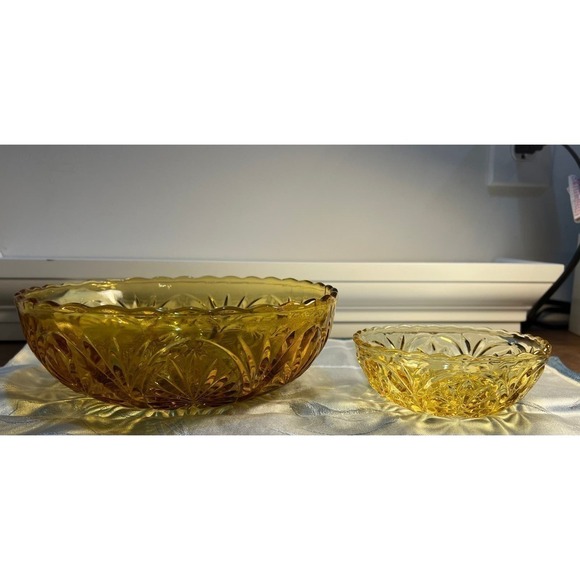 Set of two Vintage Anchor Hocking Amber Glass Bowls - Picture 3 of 6